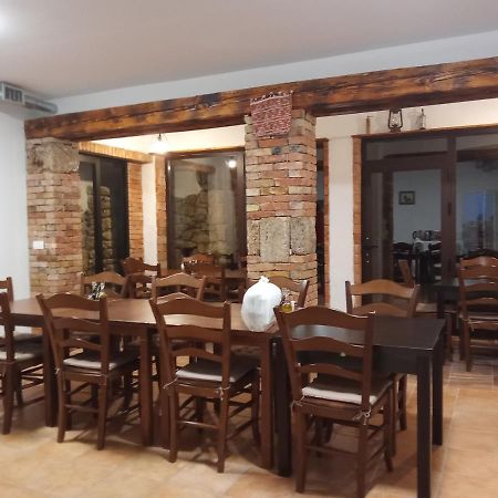 Hotel Slatki Snovi II Knin Zewnętrze zdjęcie