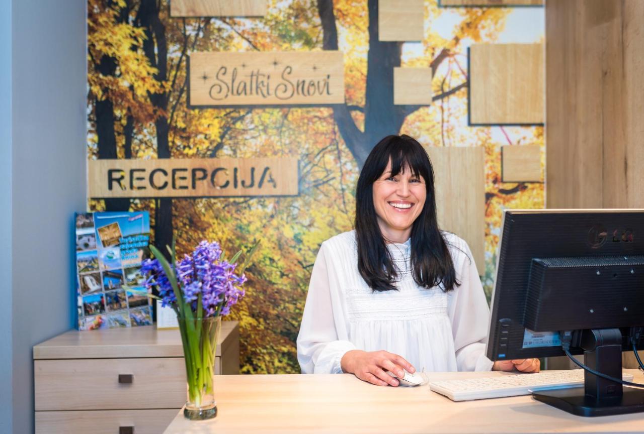 Hotel Slatki Snovi II Knin Zewnętrze zdjęcie