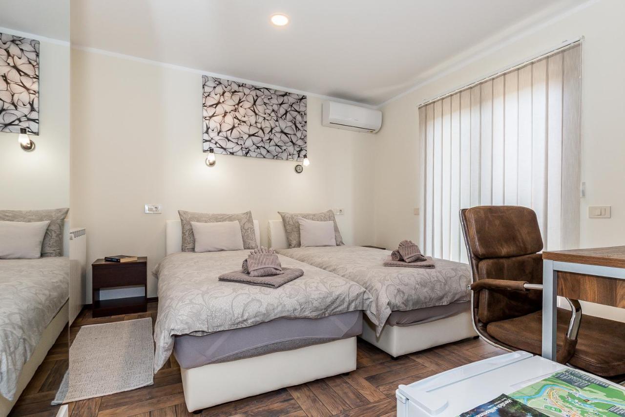 Hotel Slatki Snovi II Knin Zewnętrze zdjęcie