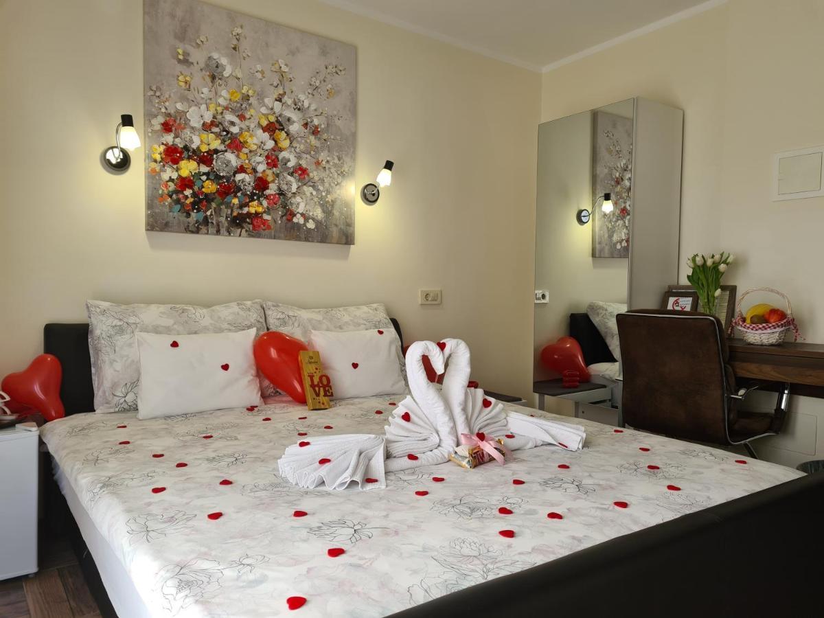 Hotel Slatki Snovi II Knin Zewnętrze zdjęcie
