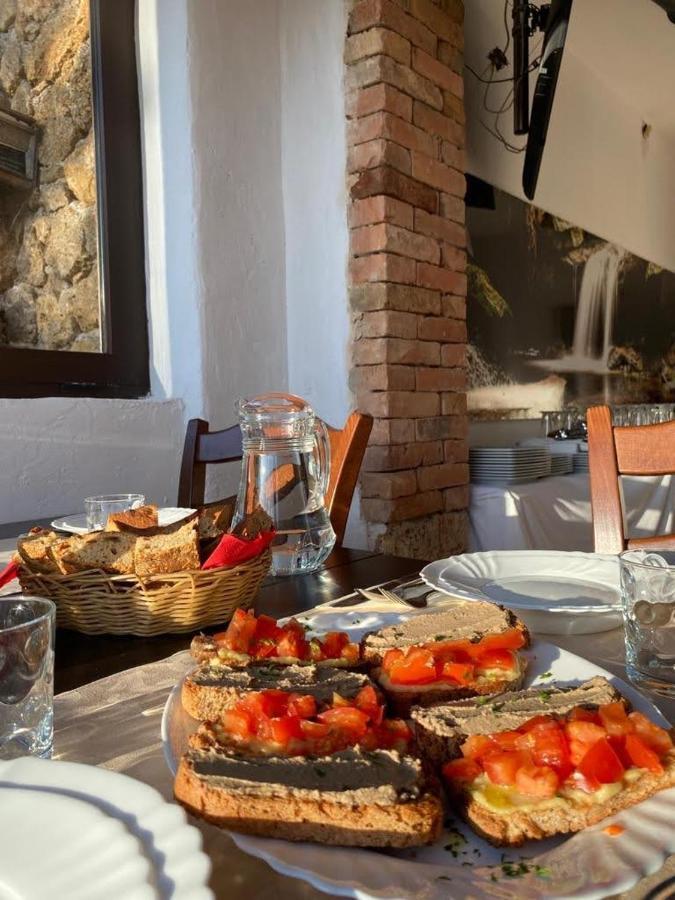 Hotel Slatki Snovi II Knin Zewnętrze zdjęcie